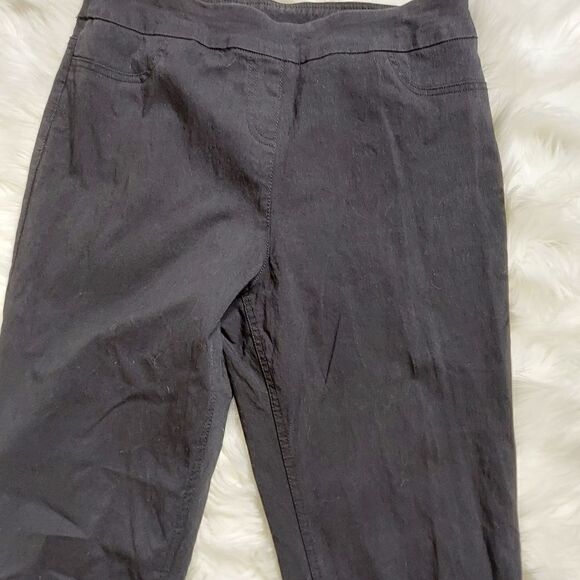 Soft Surroundings Black Capri pants - Picture 2 of 9